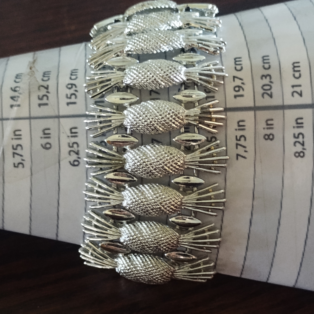 Silver‎ Textured Bracelet